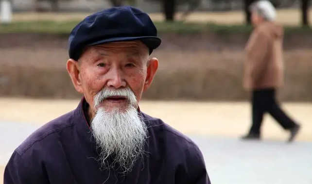 老年人喜欢戴的帽子