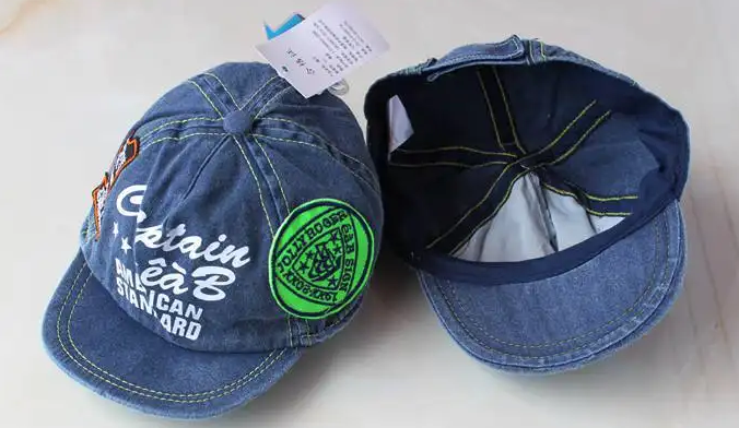 帽子上的标签