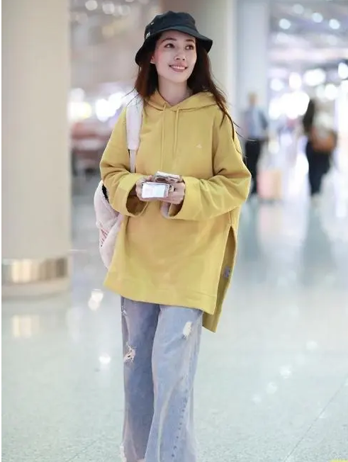 卫衣配帽子